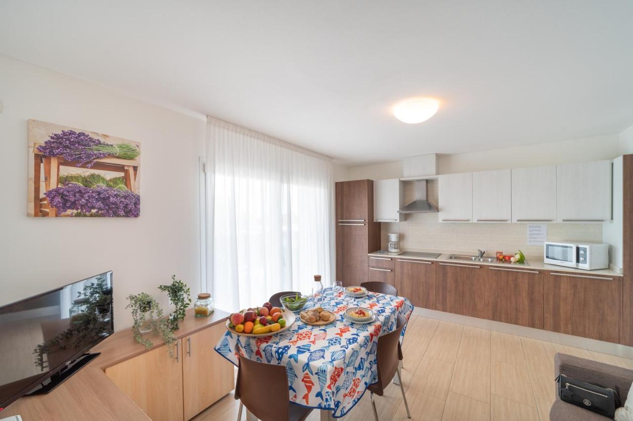 Apartmán Residenza Monica Lignano Sabbiadoro Exteriér fotografie